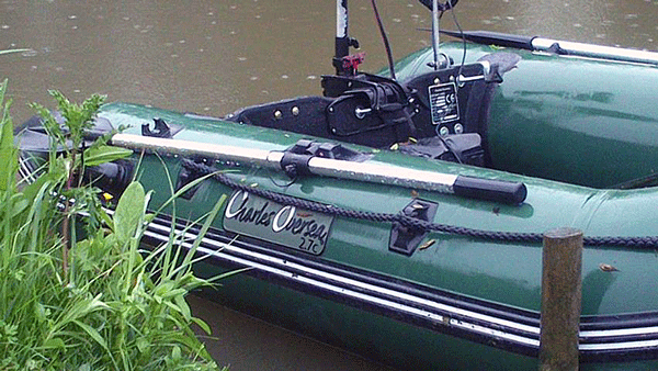 Bateau vert Charles Oversea